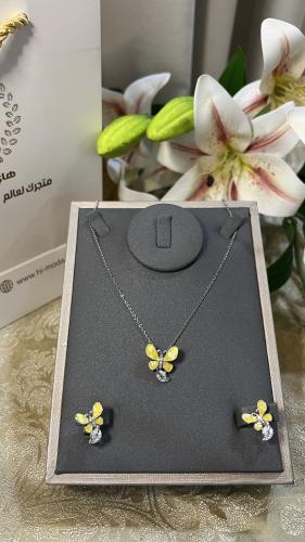 High-quality silver set with zircon and shell