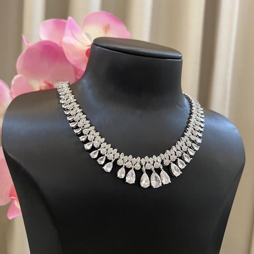 طقم زركون فضي لمعة قوية