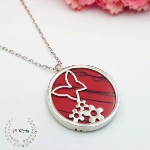 A new and distinctive silver necklace