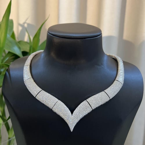 طقم زركون فضي فاخر تصميم ألماس