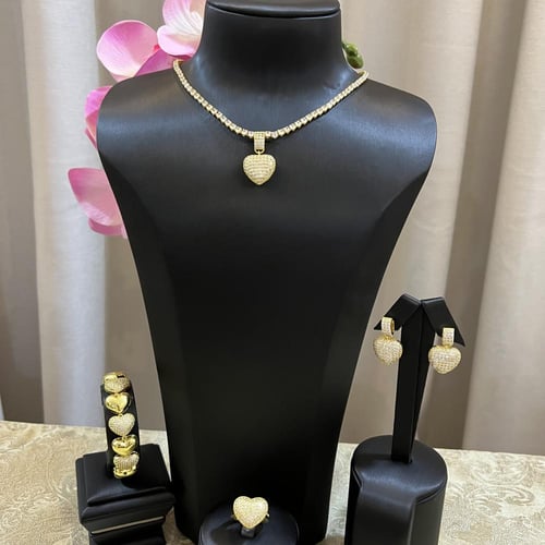 طقم زركون ذهبي دقة ألماس قلب لمعة رهيبة