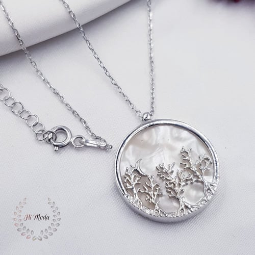 سلسلة من الفضة عيار 925 والصدف