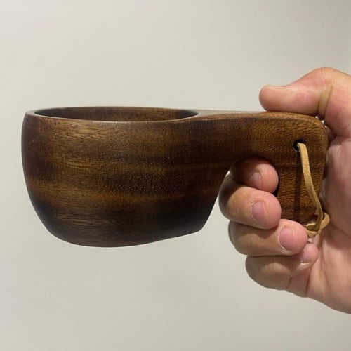 كوب رحلات خشبي صغير