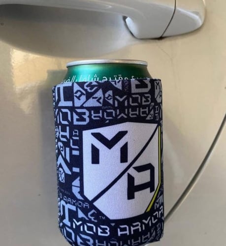 حافظة علب وأكواب موب آرمور ممغنطة