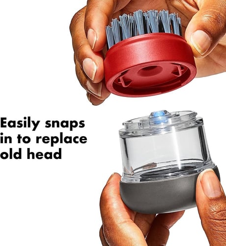 فرشاة غسيل أواني OXO مزودة بموزع صابون