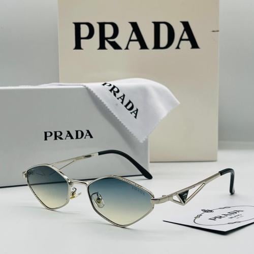 نظارة PRADA فضي