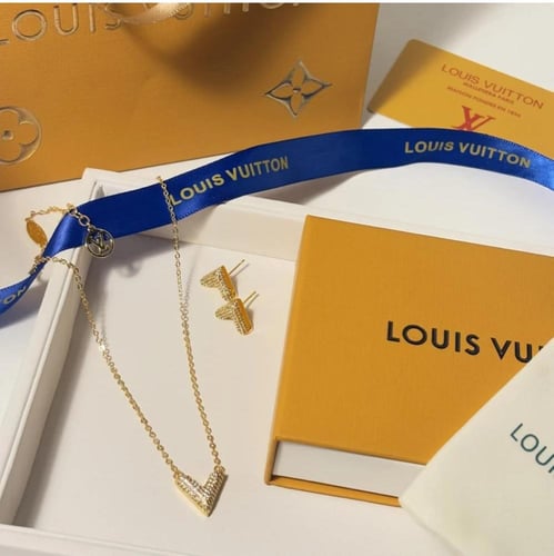 سلسال وحلق لويس فيتون ذهبي زركون