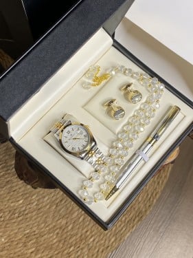 طقم ساعه فندربلو