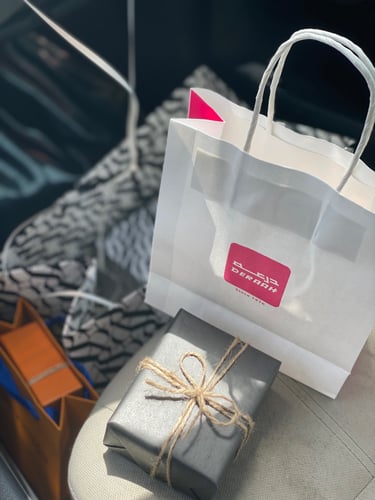 تغليف ورقي اسود