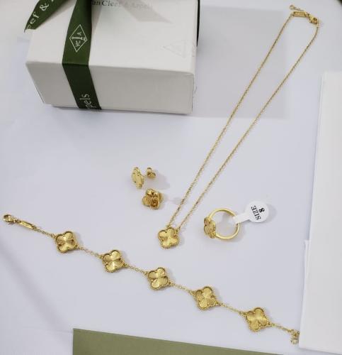 طقم ڤان كليف ذهبي 4 قطع