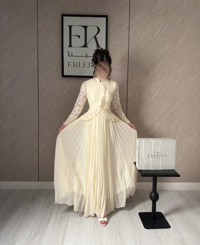 فستان طقم دلوعات اوف وايت