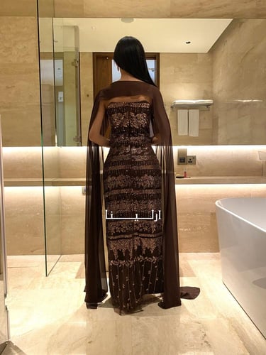 فستان مينها بني