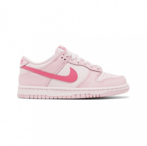Nike Dunk Low Triple pink