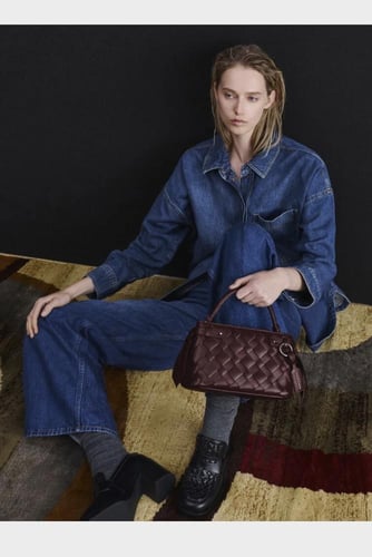 شنطة تشارلز اند كيث |