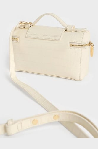 شنطة تشارلز اند كيث