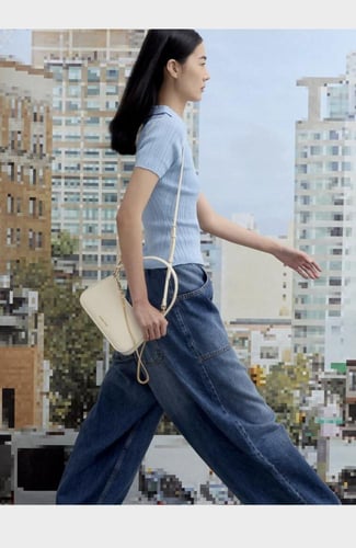 شنطة تشارلز اند كيث |