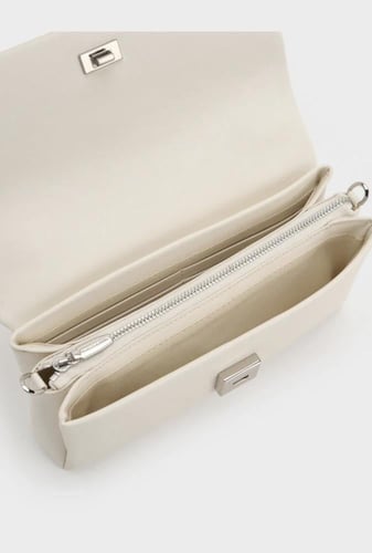 شنطة تشارلز اند كيث