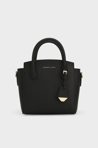 شنطة تشارلز اند كيث |