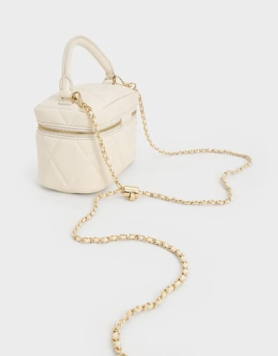 شنطة تشارلز اند كيث |