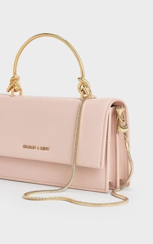 شنطة تشارلز اند كيث |