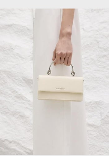 شنطة تشارلز اند كيث |