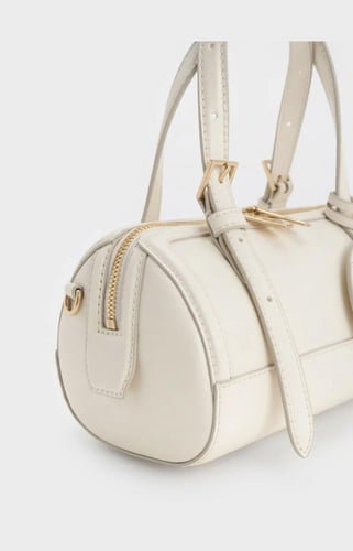 شنطة تشارلز اند كيث |