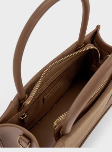 شنطة تشارلز اند كيث |