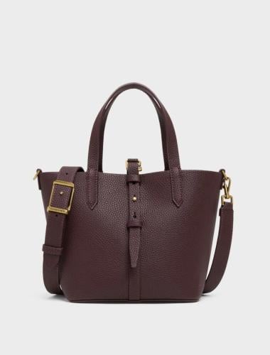 شنطة تشارلز اند كيث |