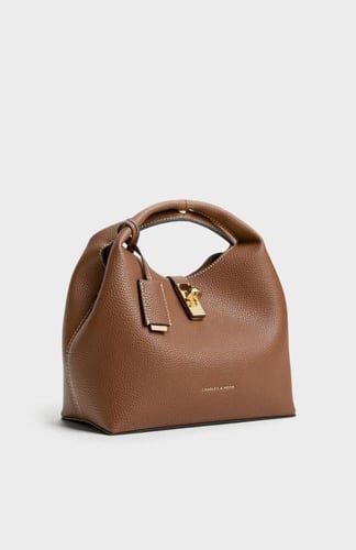 شنطة تشارلز اند كيث |