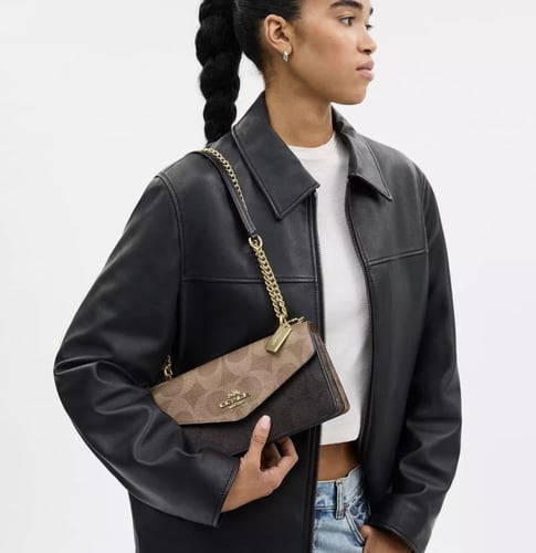 شنطة كوتش | Coach