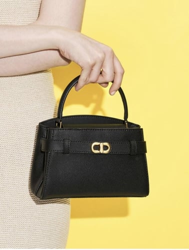 شنطة تشارلز اند كيث |