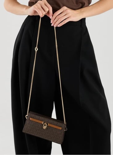 شنطة مايكل كورس |