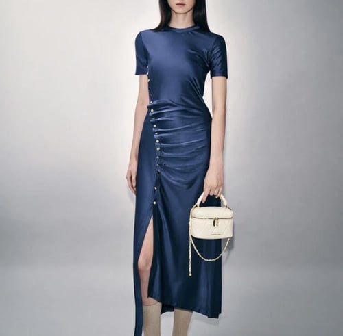 شنطة تشارلز اند كيث |