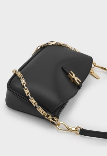 شنطة تشارلز اند كيث |