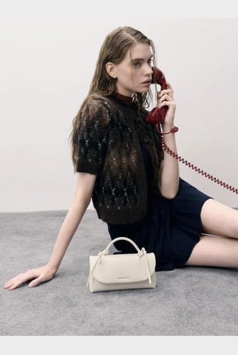 شنطة تشارلز اند كيث