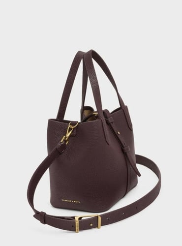 شنطة تشارلز اند كيث |