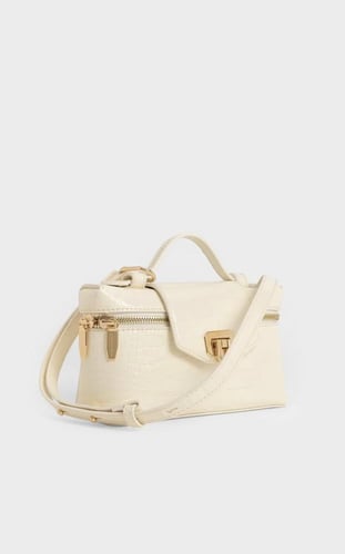 شنطة تشارلز اند كيث