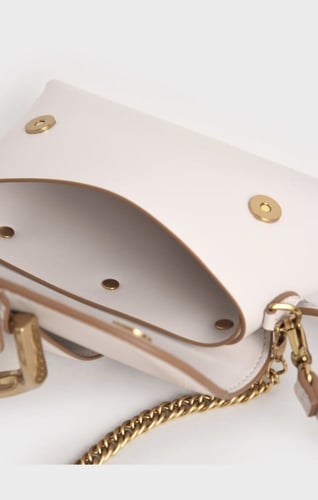 شنطة تشارلز اند كيث |