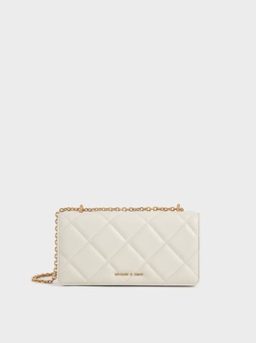 شنطة تشارلز اند كيث |