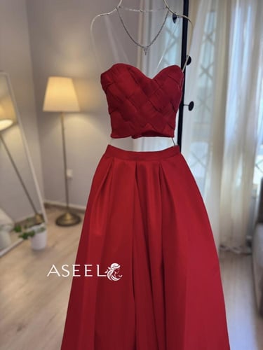 طقم احمر توب