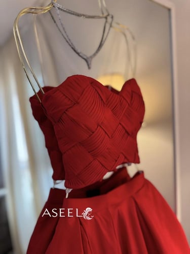 طقم احمر توب