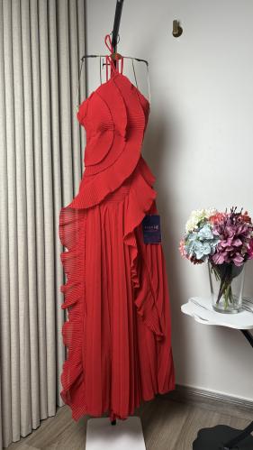 فستان احمر شيفون ناعم