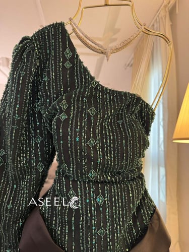 فستان سهرة فخم مطرز