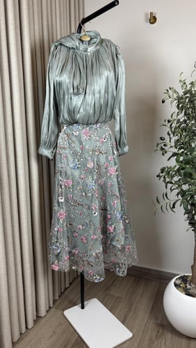 طقم عيد تيفاني ورود