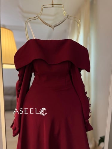 فستان عودي باربي بوشاح