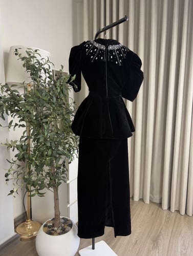 فستان اسود جوخ تطريز خرز