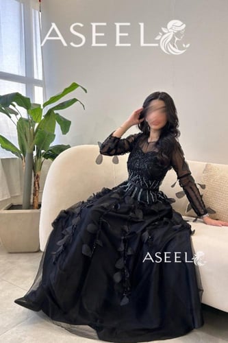 فستان تل مطرز