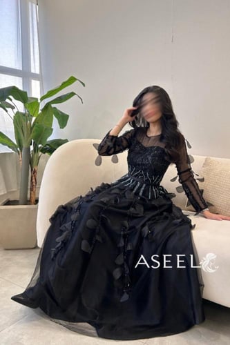 فستان تل مطرز