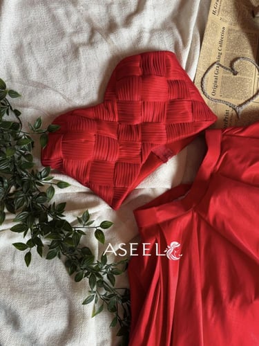 طقم احمر توب