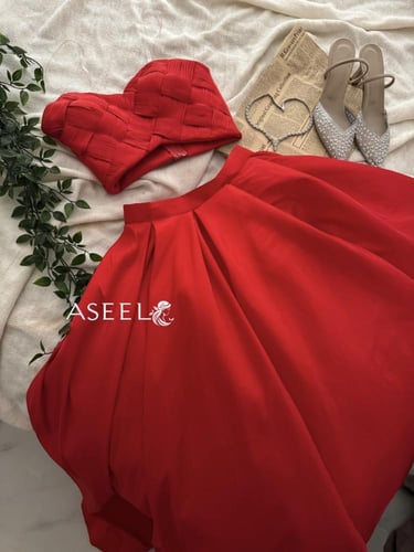 طقم احمر توب